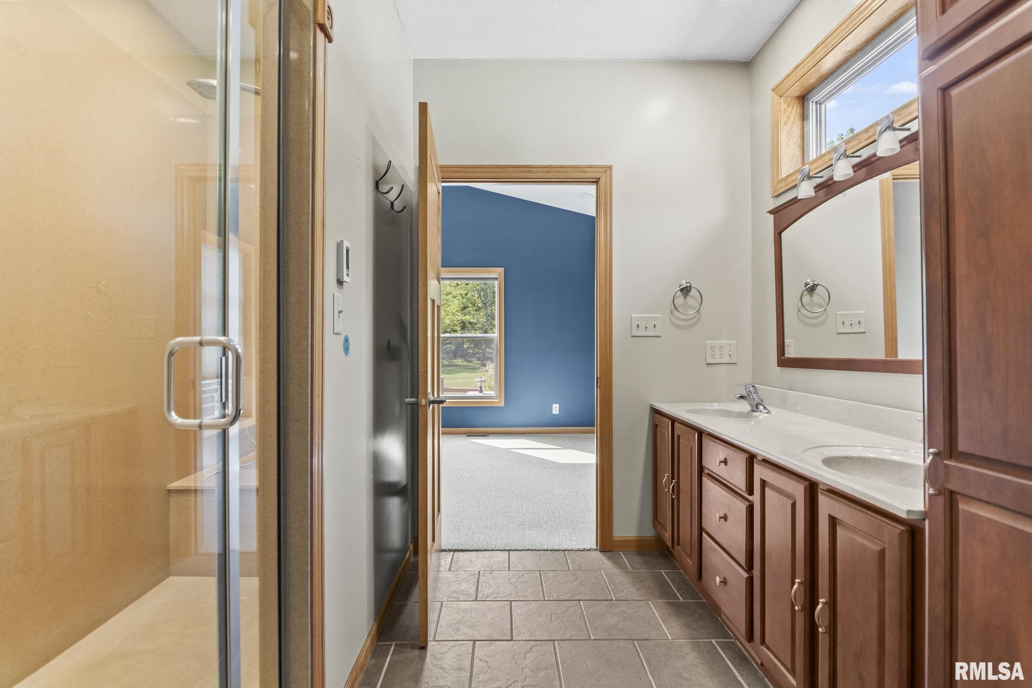 10 South Griffith Creek Road Mechanicsburg, IL 62545 - Photo 22 of 81