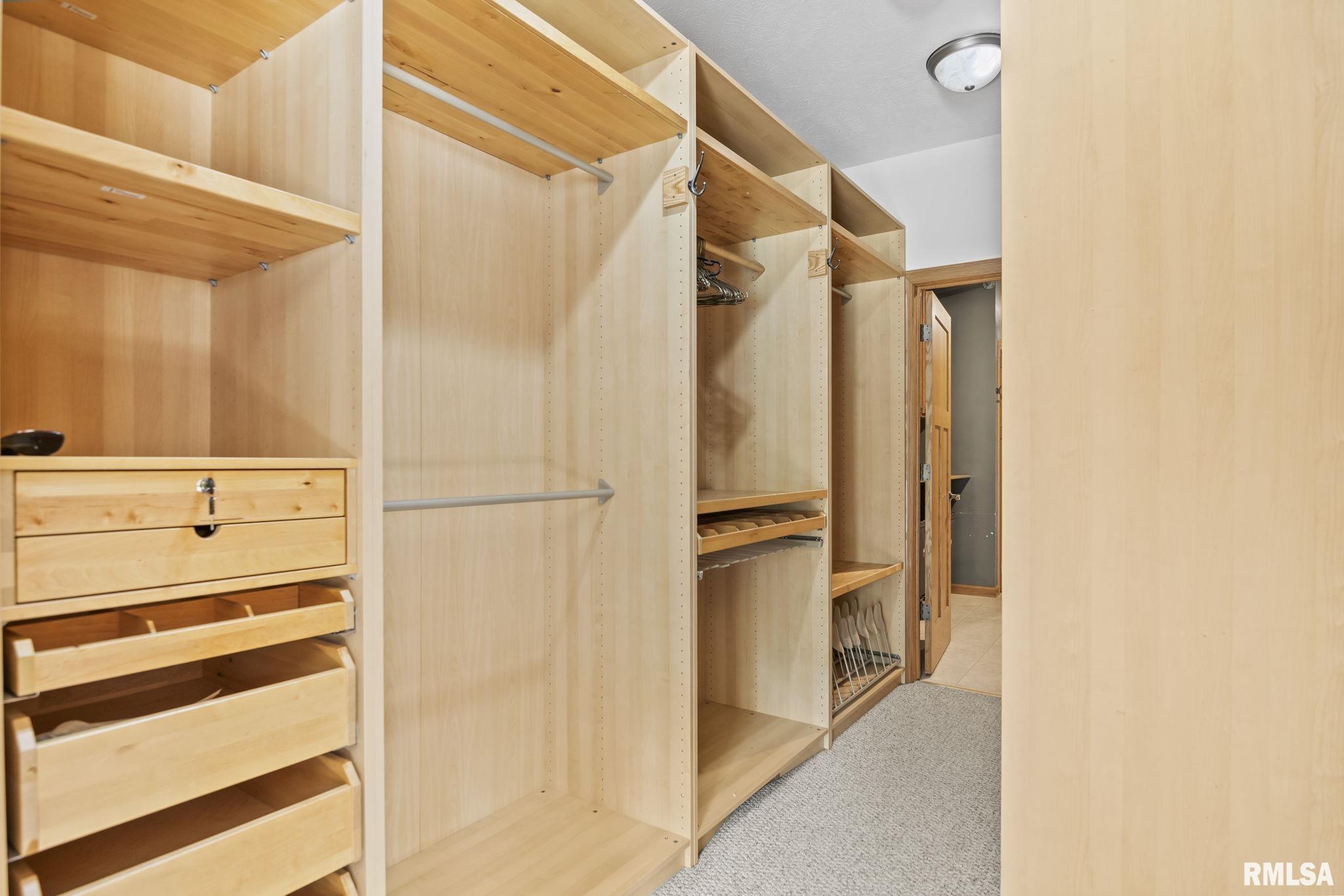 10 South Griffith Creek Road Mechanicsburg, IL 62545 - Photo 24 of 81