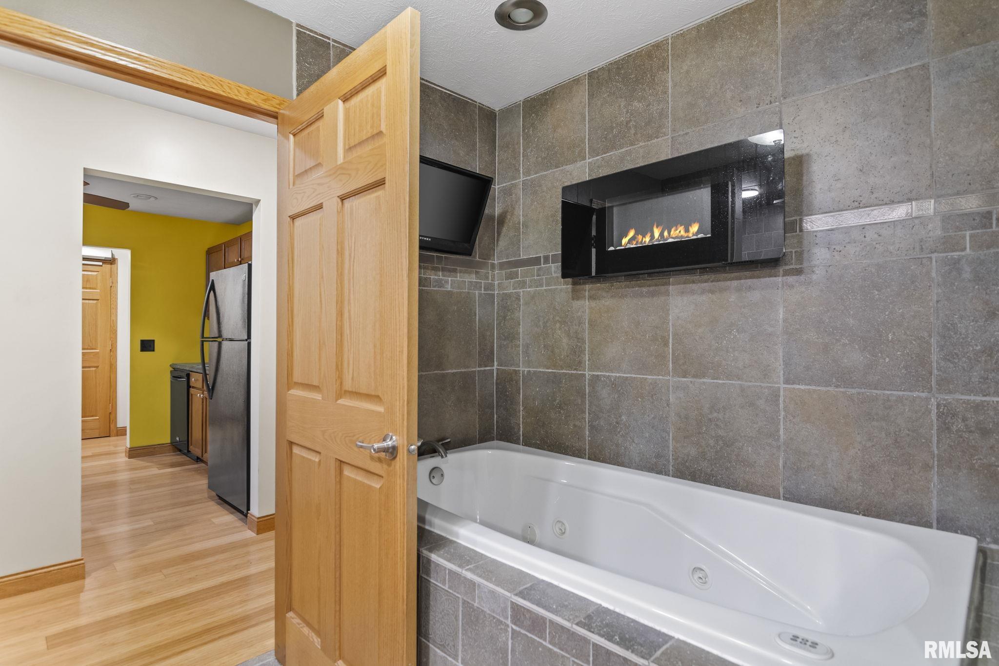 10 South Griffith Creek Road Mechanicsburg, IL 62545 - Photo 44 of 81