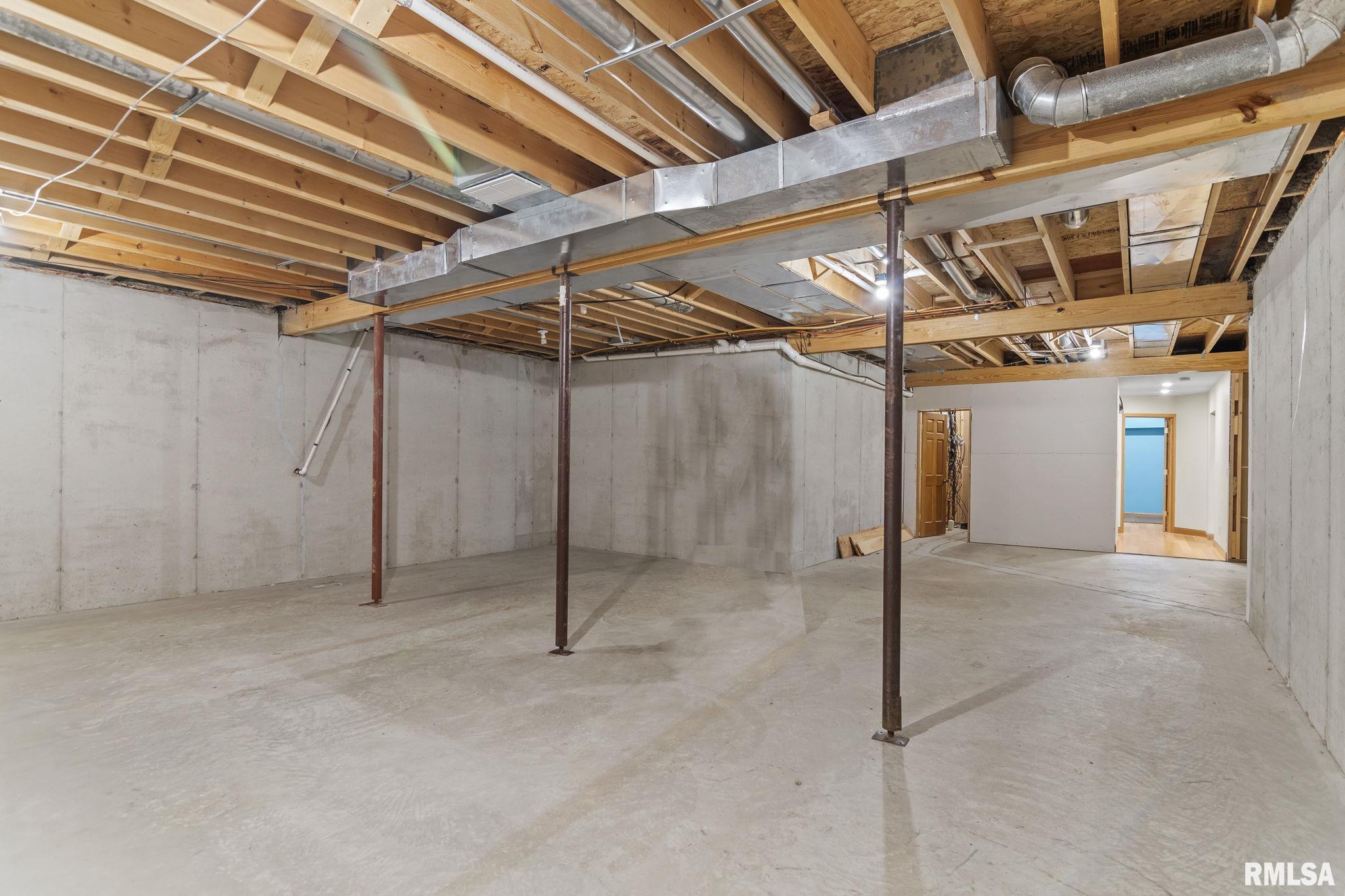 10 South Griffith Creek Road Mechanicsburg, IL 62545 - Photo 51 of 81