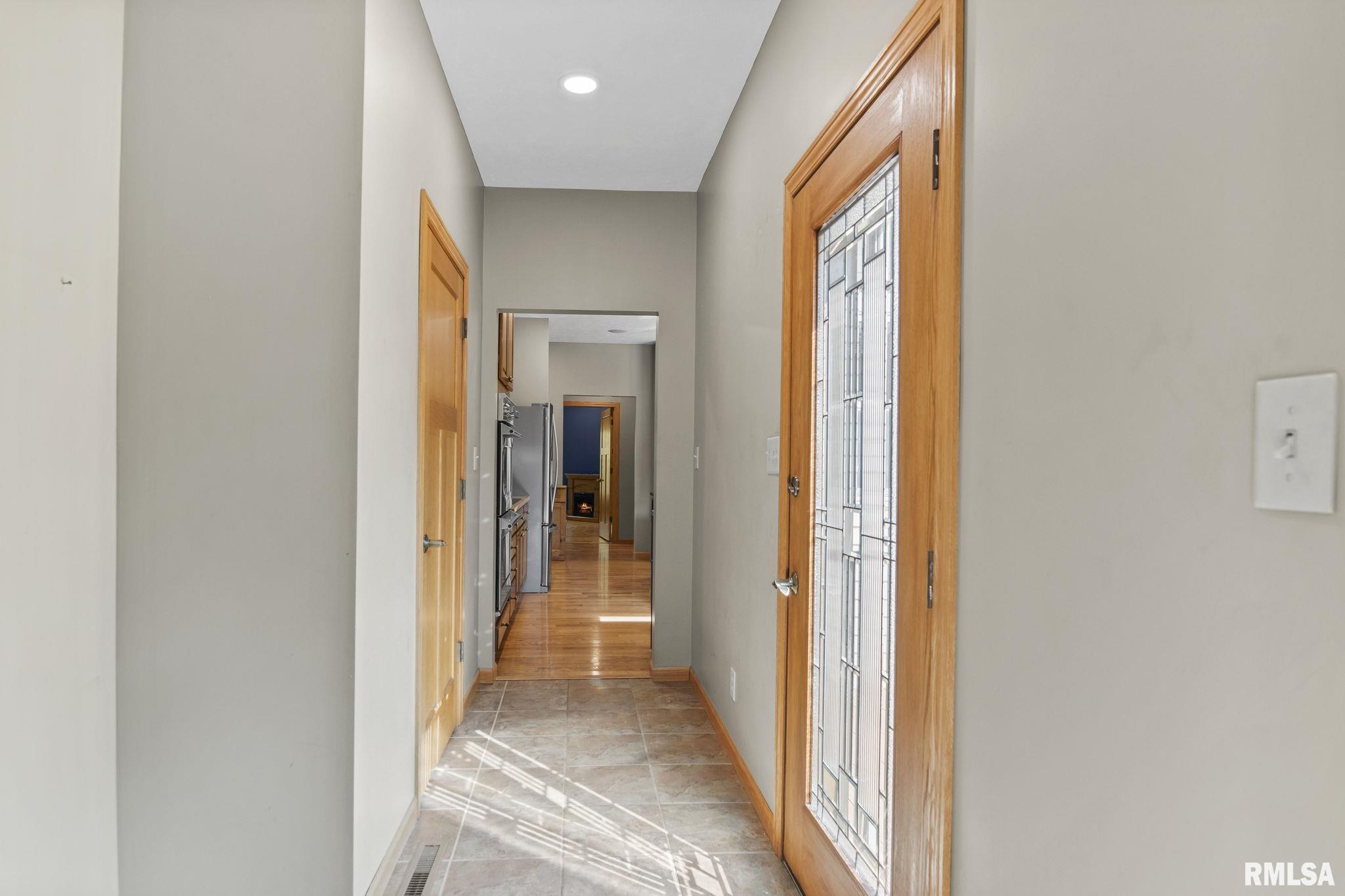 10 South Griffith Creek Road Mechanicsburg, IL 62545 - Photo 6 of 81