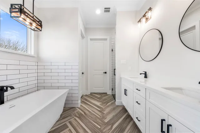 $679,000 | 4221 Mallard Lane, Baytown, TX 77523