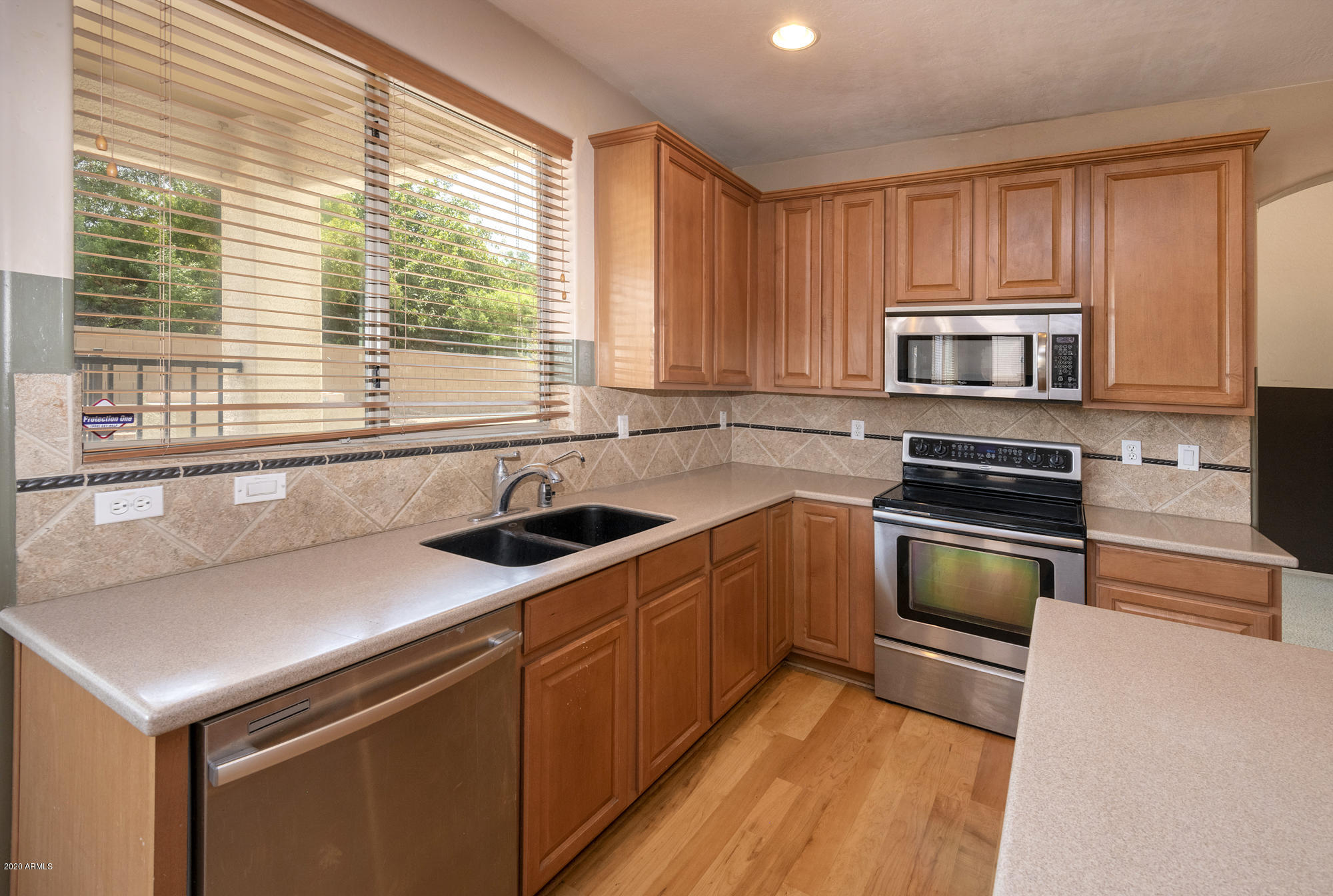 2617 West Apollo Road Phoenix, AZ 85041 - Photo 8 of 55 Kitchen