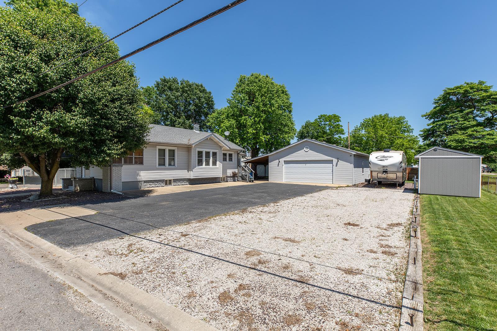 104 Smith Avenue South Roxana, IL 62087 - Photo 2 of 25 Gallery Image 2