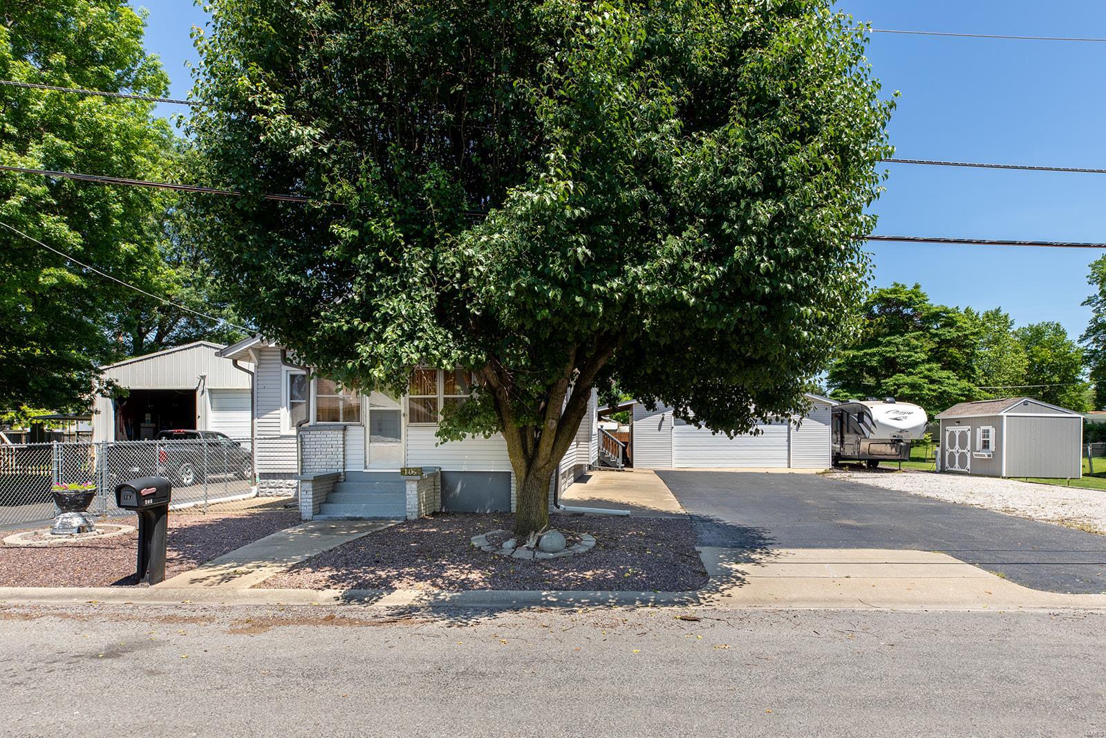 104 Smith Avenue South Roxana, IL 62087 - Photo 3 of 25 Gallery Image 3