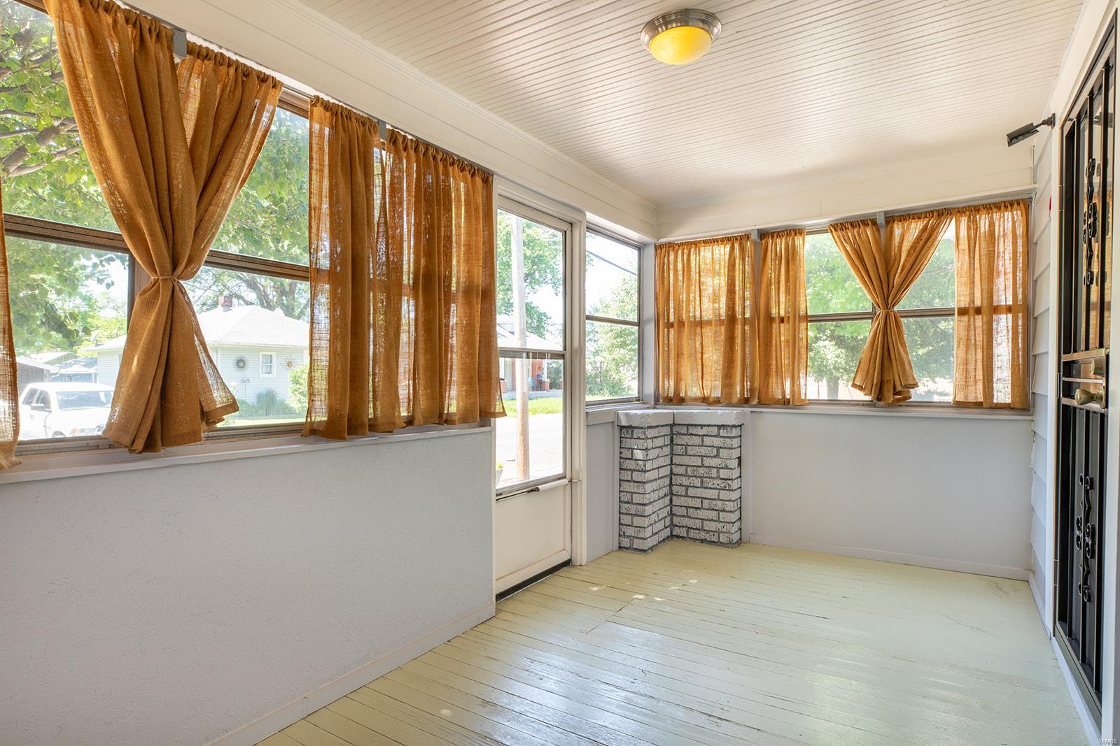 104 Smith Avenue South Roxana, IL 62087 - Photo 5 of 25 Gallery Image 5