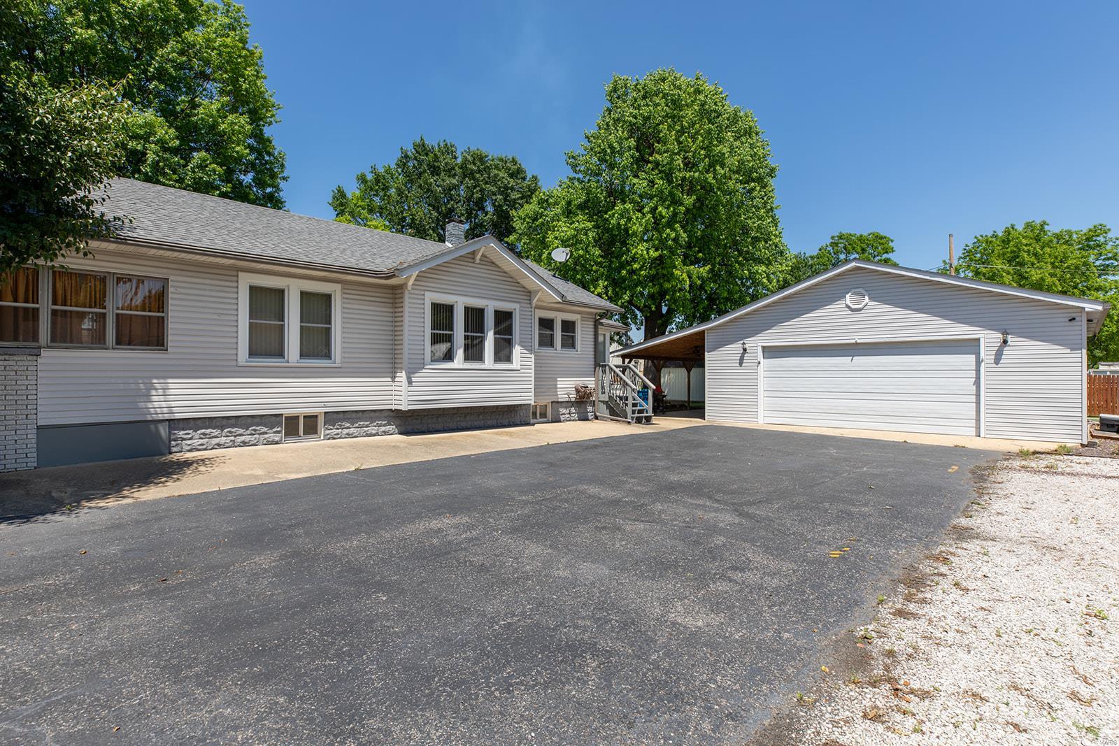 104 Smith Avenue South Roxana, IL 62087 - Photo 6 of 25 Gallery Image 6