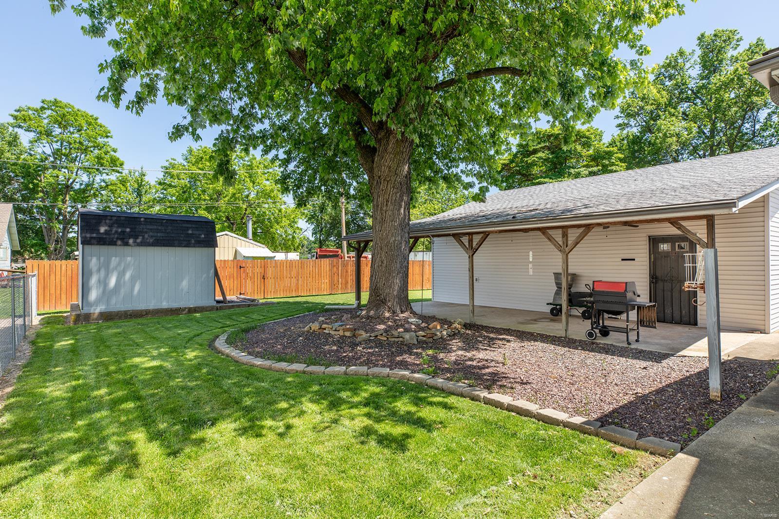104 Smith Avenue South Roxana, IL 62087 - Photo 8 of 25 Gallery Image 8