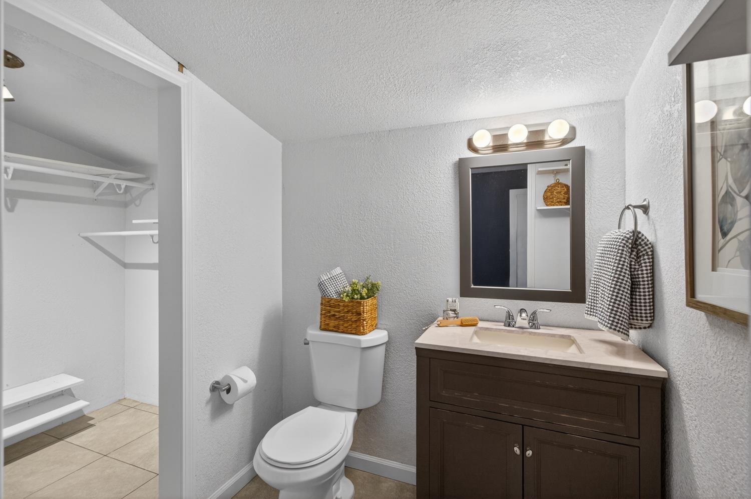 2373 Carlsbad Avenue Sacramento, CA 95821 - Photo 35 of 53