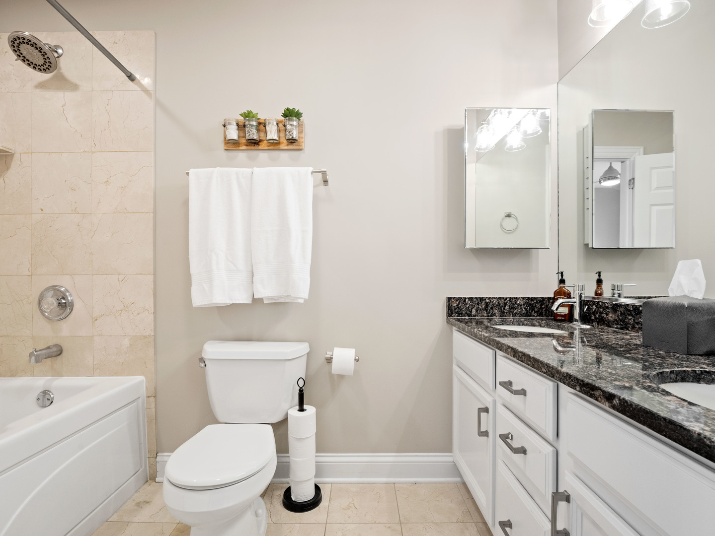 524 North Hermitage Avenue, Unit 6 Chicago, IL 60622 - Photo 11 of 22