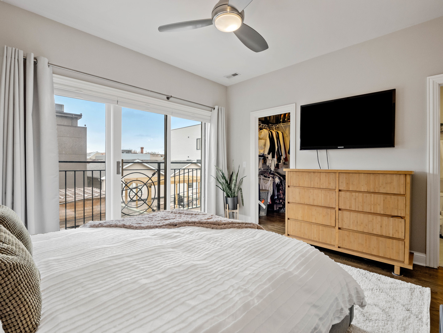 524 North Hermitage Avenue, Unit 6 Chicago, IL 60622 - Photo 8 of 22