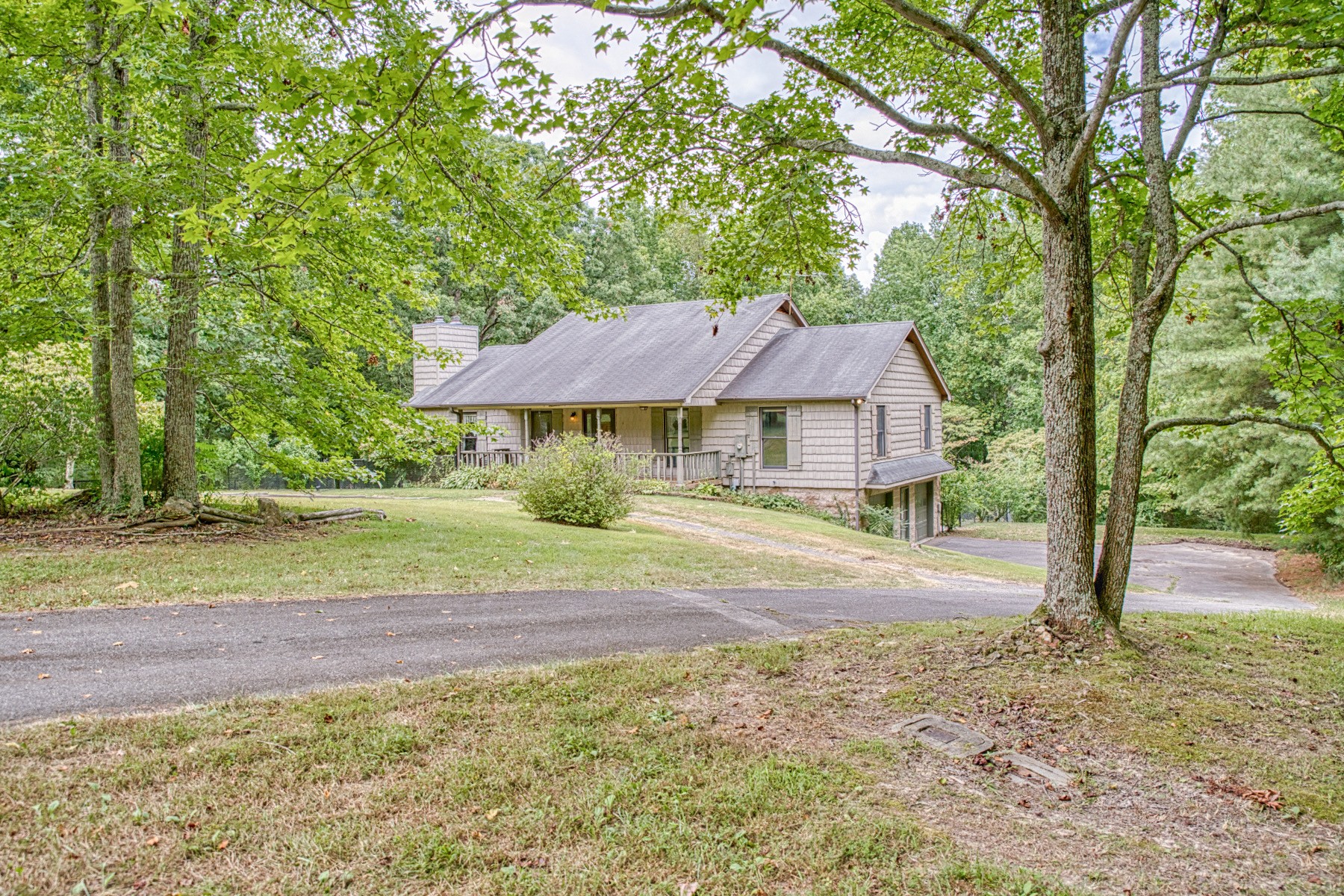 2139 Austin Bottom Road Baxter, TN 38544 - Photo 1 of 64 a view of a house with a yard