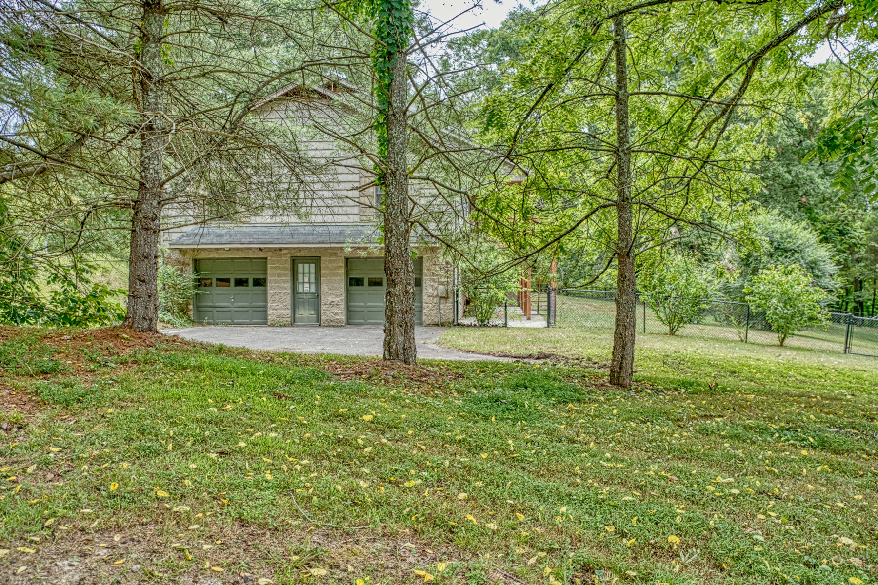 2139 Austin Bottom Road Baxter, TN 38544 - Photo 35 of 64 a view of a house with a backyard