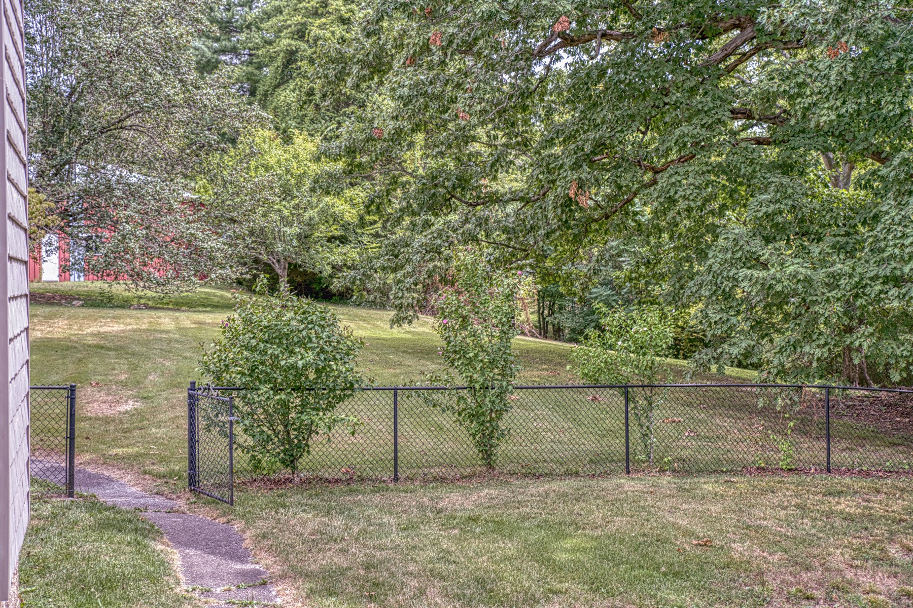 2139 Austin Bottom Road Baxter, TN 38544 - Photo 39 of 64 a backyard of a house with lots of green space