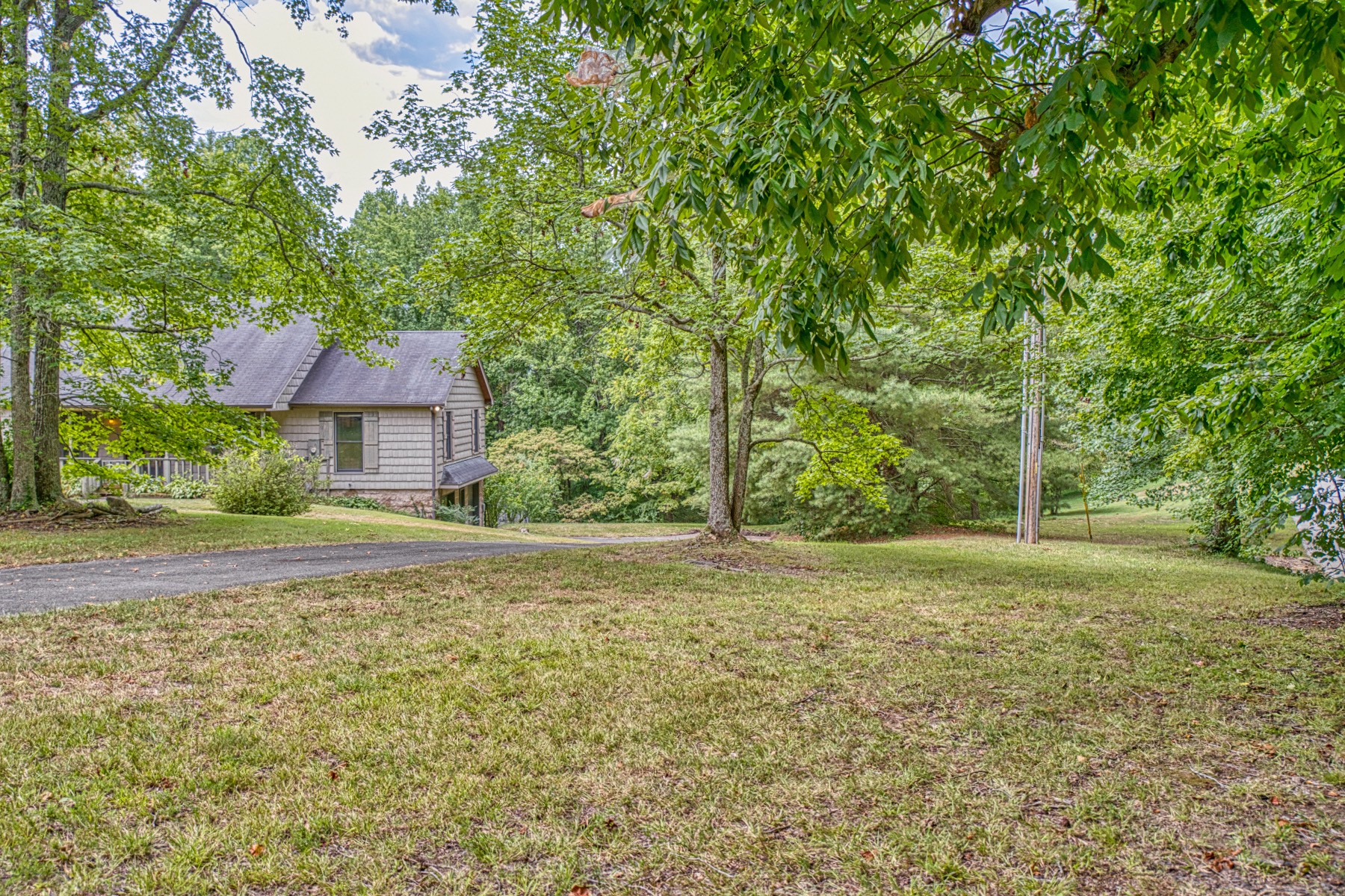 2139 Austin Bottom Road Baxter, TN 38544 - Photo 54 of 64 a house with yard in front of it