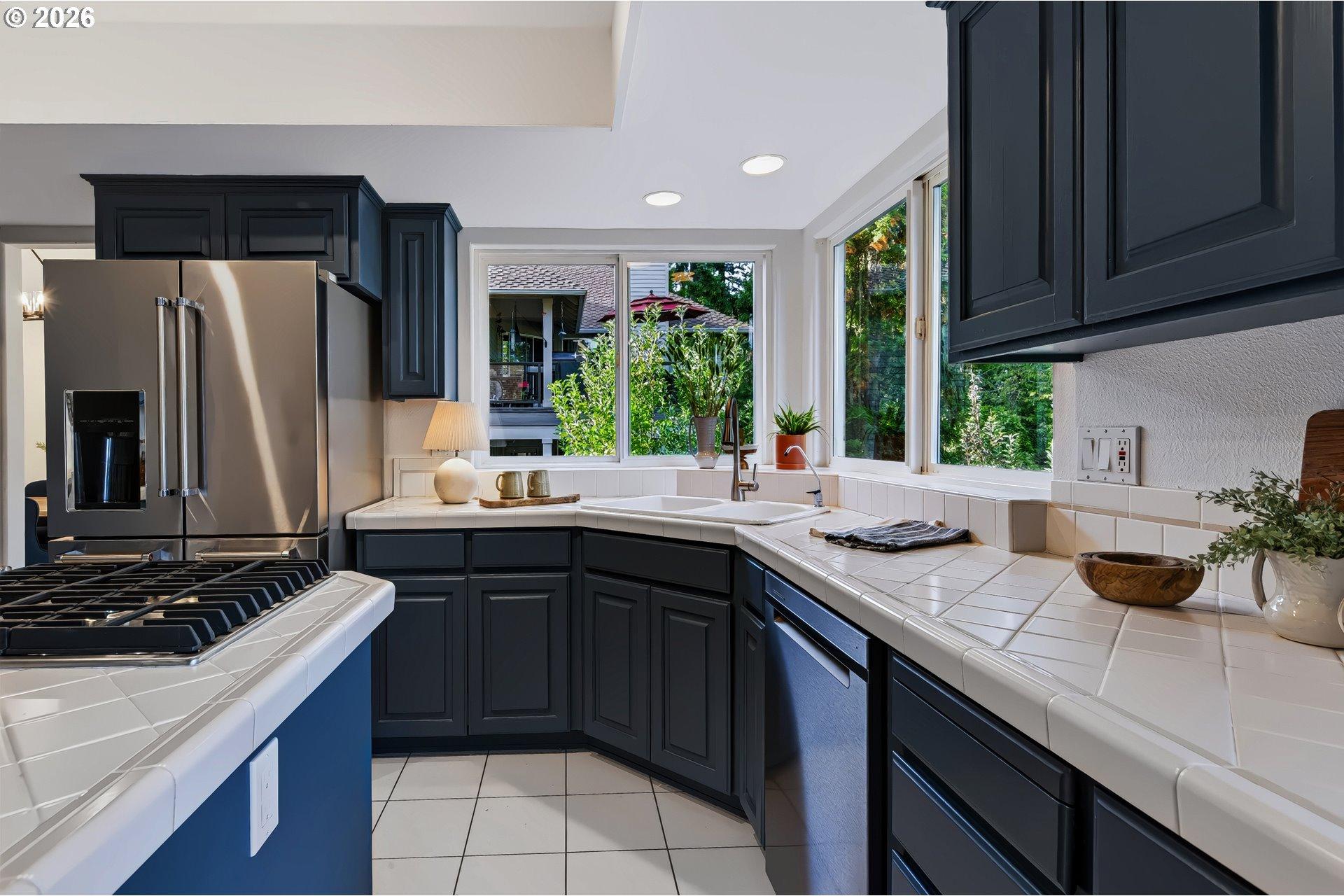 6850 Apollo Road West Linn, OR 97068 - Photo 11 of 44 Kitchen