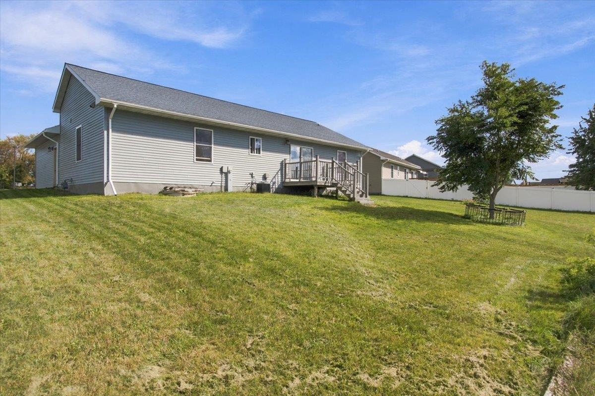745 Crestview Drive Reedsburg, WI 53959 - Photo 33 of 36 Gallery Image 33