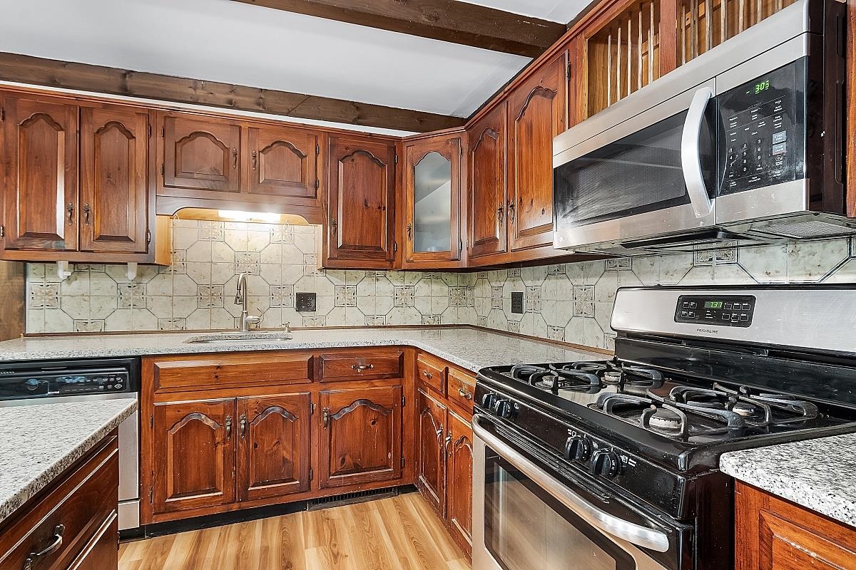 3 Kingston Road Plaistow, NH 03865 - Photo 13 of 40 Gallery Image 13