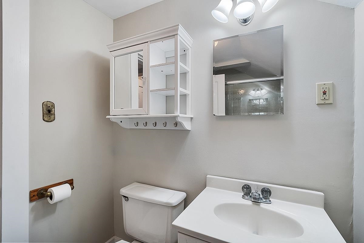 3 Kingston Road Plaistow, NH 03865 - Photo 35 of 40 Gallery Image 35