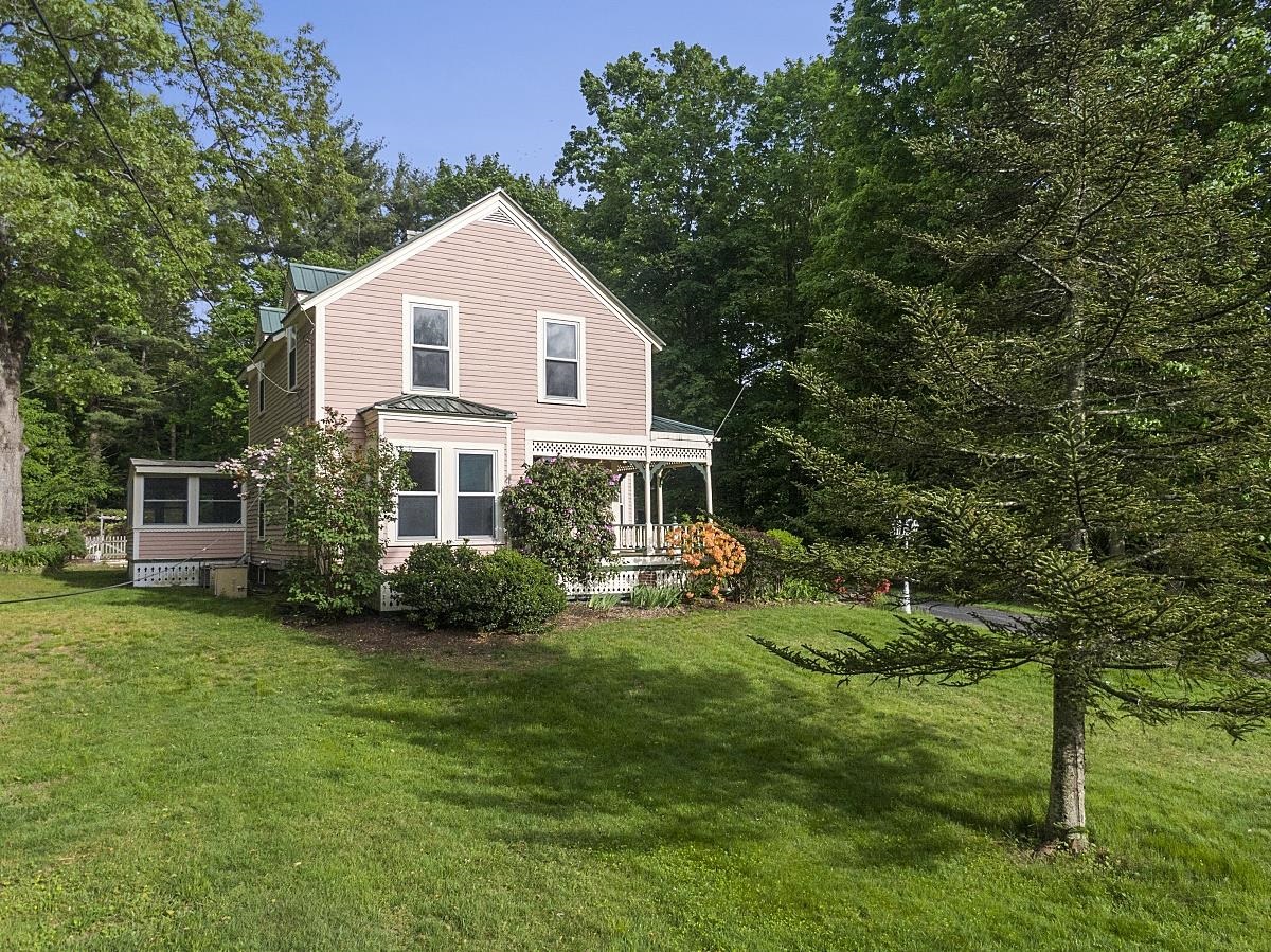 3 Kingston Road Plaistow, NH 03865 - Photo 4 of 40 Gallery Image 4