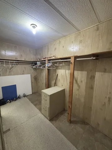 a view of a walk in closet