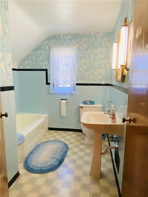 3710 Oakton Road Pittsburgh, PA 15227 - Photo 16 of 24 Gallery Image 16