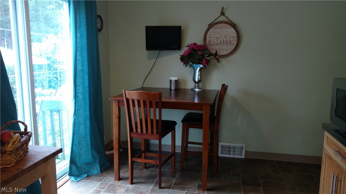 1148 Irene Road Lyndhurst, OH 44124 - Photo 7 of 18 Gallery Image 7