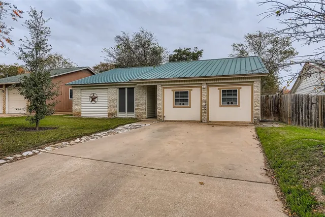 $430,000 | 3104 Dominic Drive, Austin, TX 78745