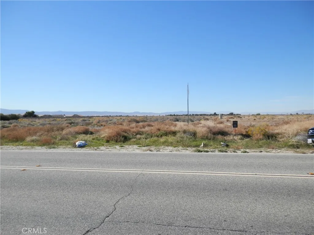 0 20th Street Lancaster, CA 93534 - Photo 12 of 17 a view of a road with an ocean view
