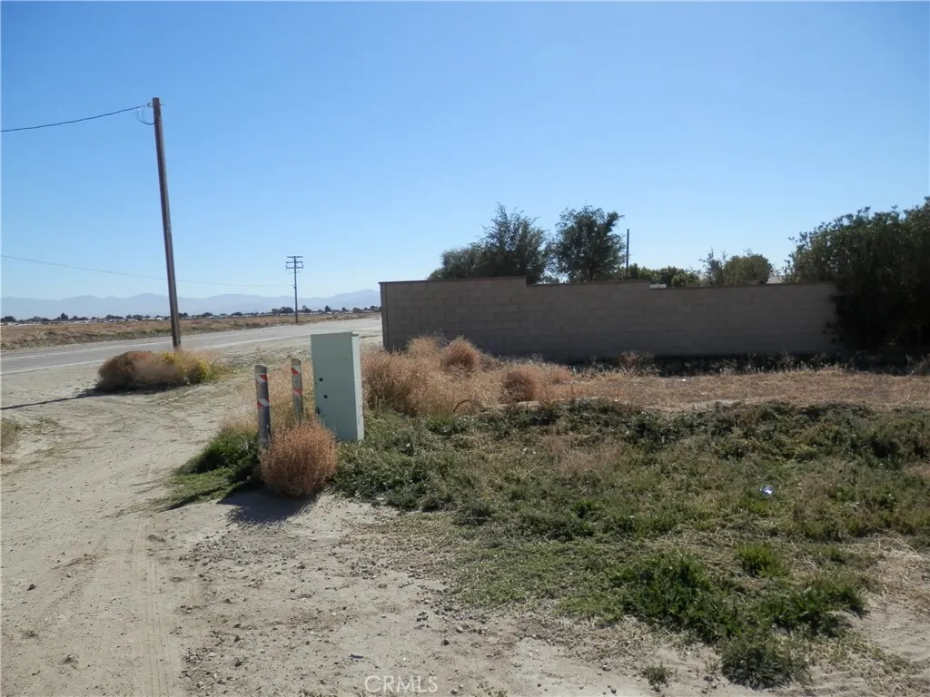 0 20th Street Lancaster, CA 93534 - Photo 10 of 17 a view of a terrace