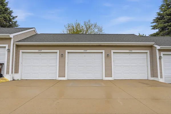 $258,000 | 1307 Millbrook Trail, Ann Arbor, MI 48108
