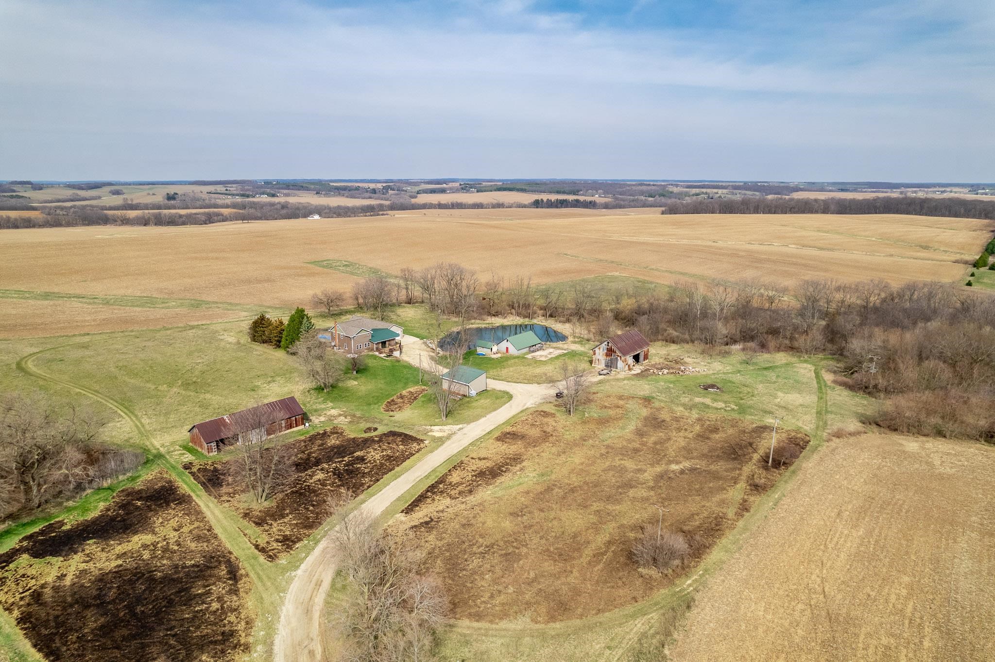 10760 East Rock Grove Road Davis, IL 61019 - Photo 6 of 91 a view of an ocean and beach