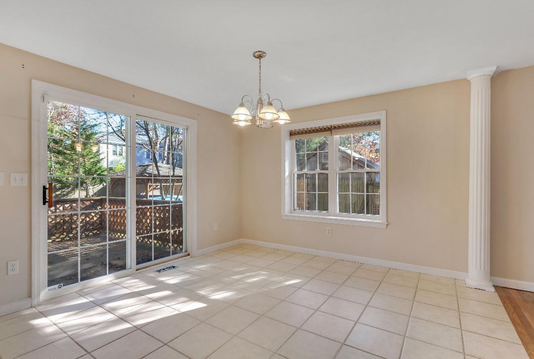 278 Simon Narrows Road Mashpee, MA 02649 - Photo 5 of 20 278dining