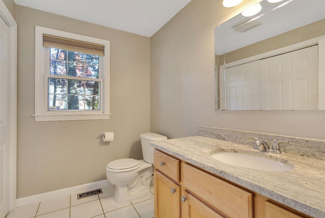 278 Simon Narrows Road Mashpee, MA 02649 - Photo 9 of 20 278halfbath