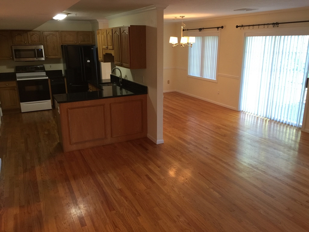7 Conant Road, Unit 11 Winchester, MA 01890 - Photo 4 of 36