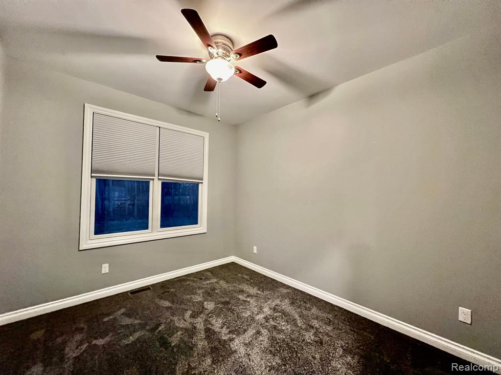 6085 State Road Fort Gratiot, MI 48059 - Photo 18 of 33