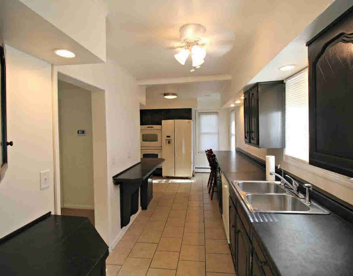 6141 Miller Road Swartz Creek, MI 48473 - Photo 3 of 19 21231390-2.JPG
