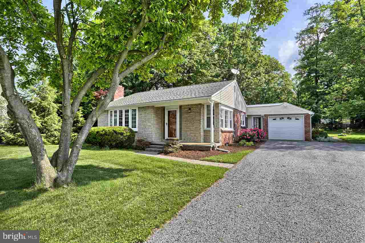 861 Locust Grove Road York, PA 17402 - Photo 1 of 31 Gallery Image 1
