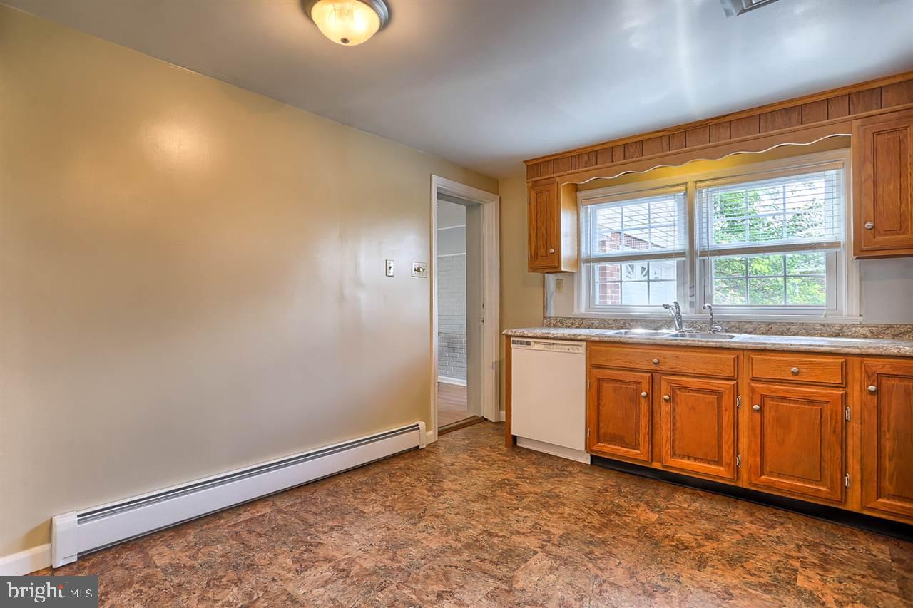 861 Locust Grove Road York, PA 17402 - Photo 15 of 31 Gallery Image 15