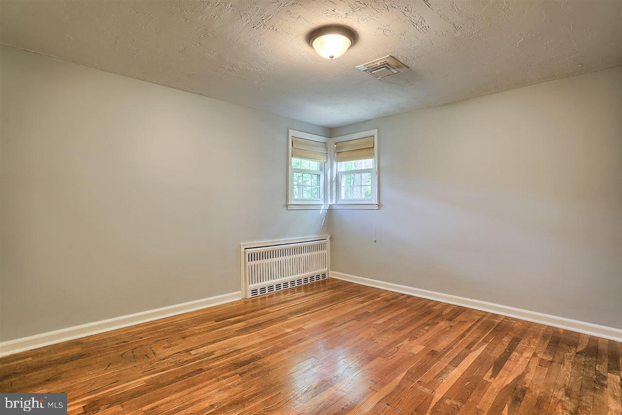 861 Locust Grove Road York, PA 17402 - Photo 18 of 31 Gallery Image 18