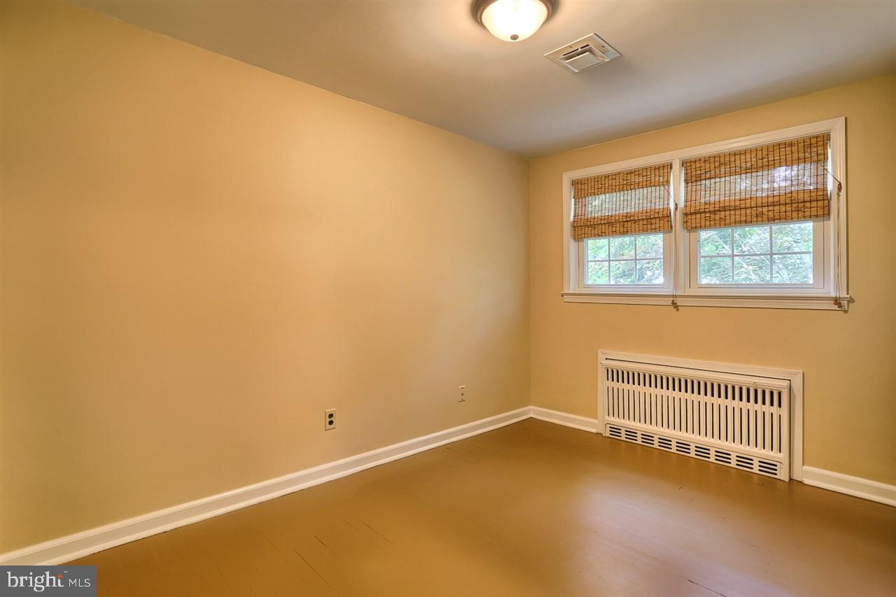 861 Locust Grove Road York, PA 17402 - Photo 19 of 31 Gallery Image 19