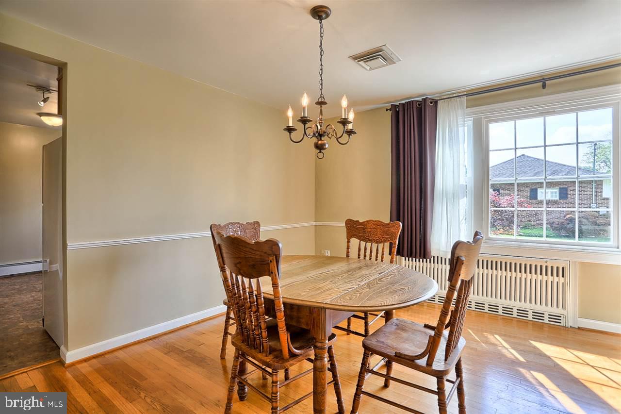 861 Locust Grove Road York, PA 17402 - Photo 9 of 31 Gallery Image 9