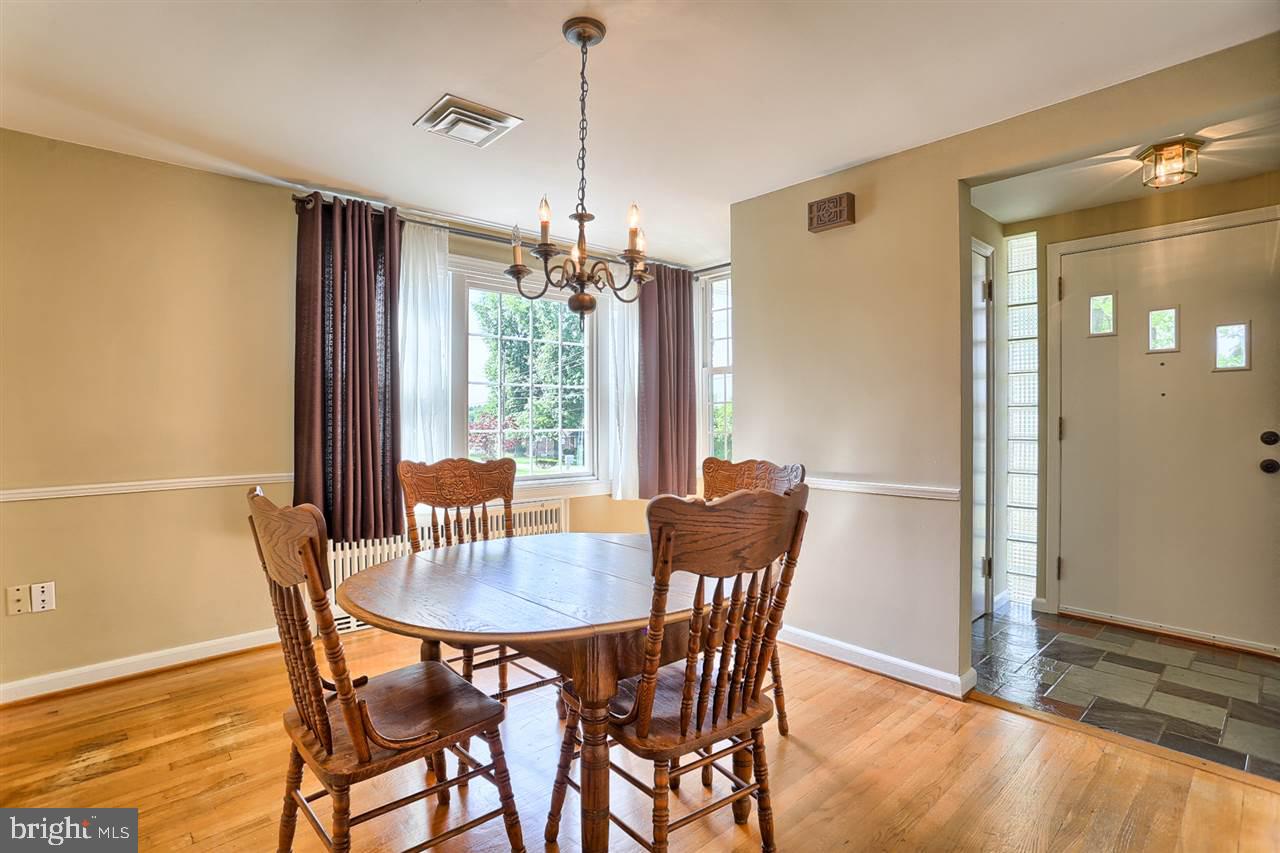 861 Locust Grove Road York, PA 17402 - Photo 10 of 31 Gallery Image 10