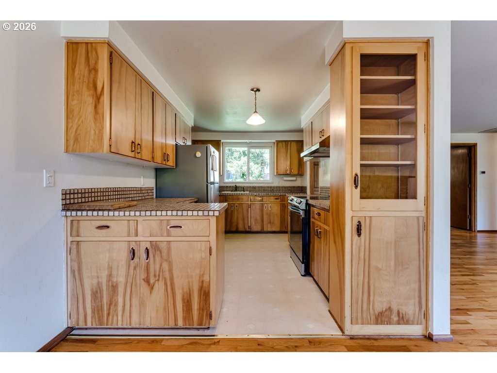 4355 Pearl Street Eugene, OR 97405 - Photo 10 of 47