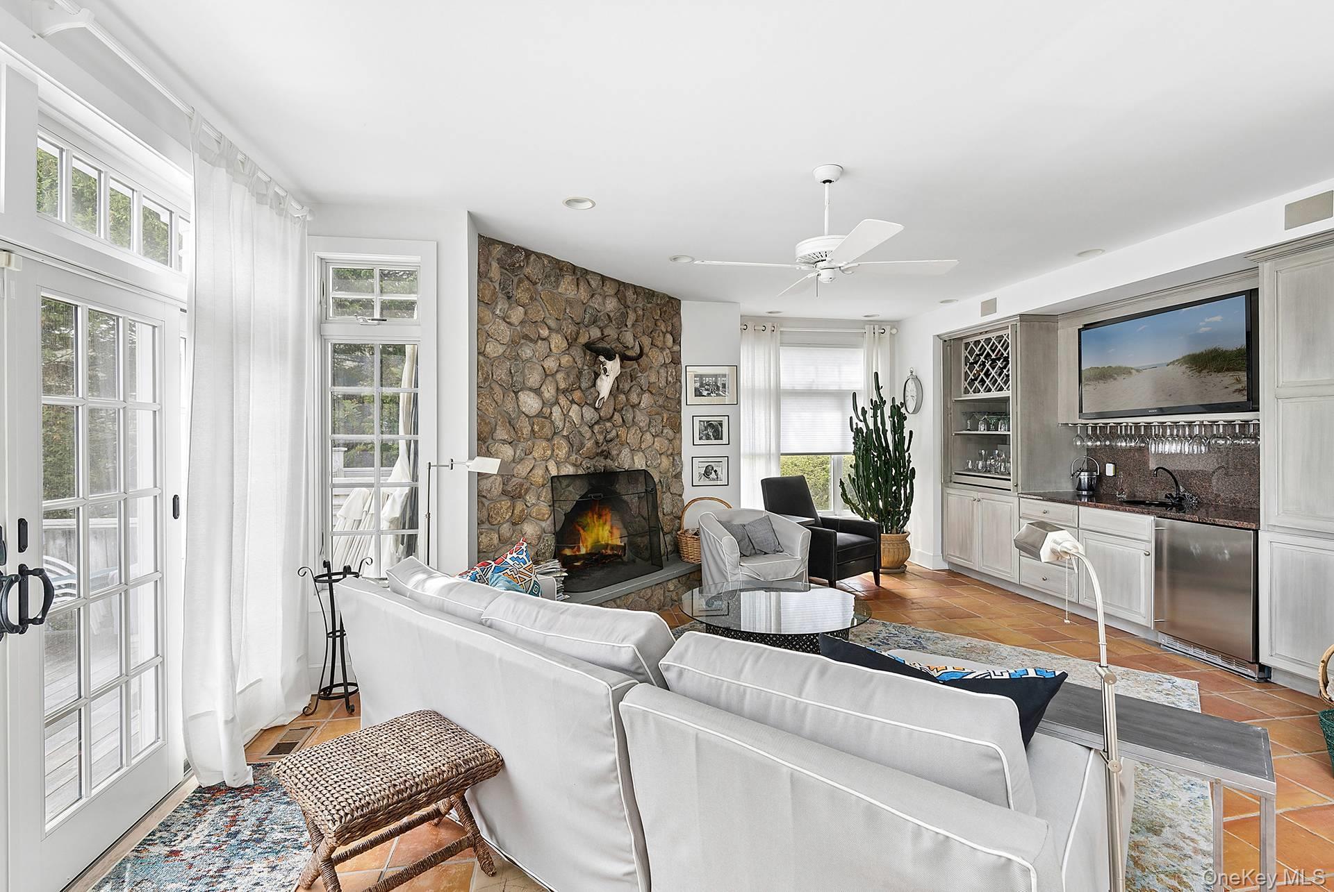 59 Farm Field Road Bridgehampton, NY 11932 - Photo 7 of 21