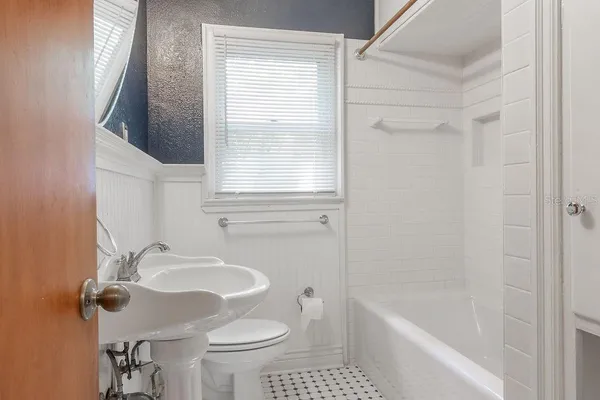 $1,775 | 12 South University Circle, DeLand, FL 32724