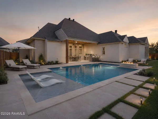$749,500 | 212 Sabal Grv Lane, Youngsville, LA 70592