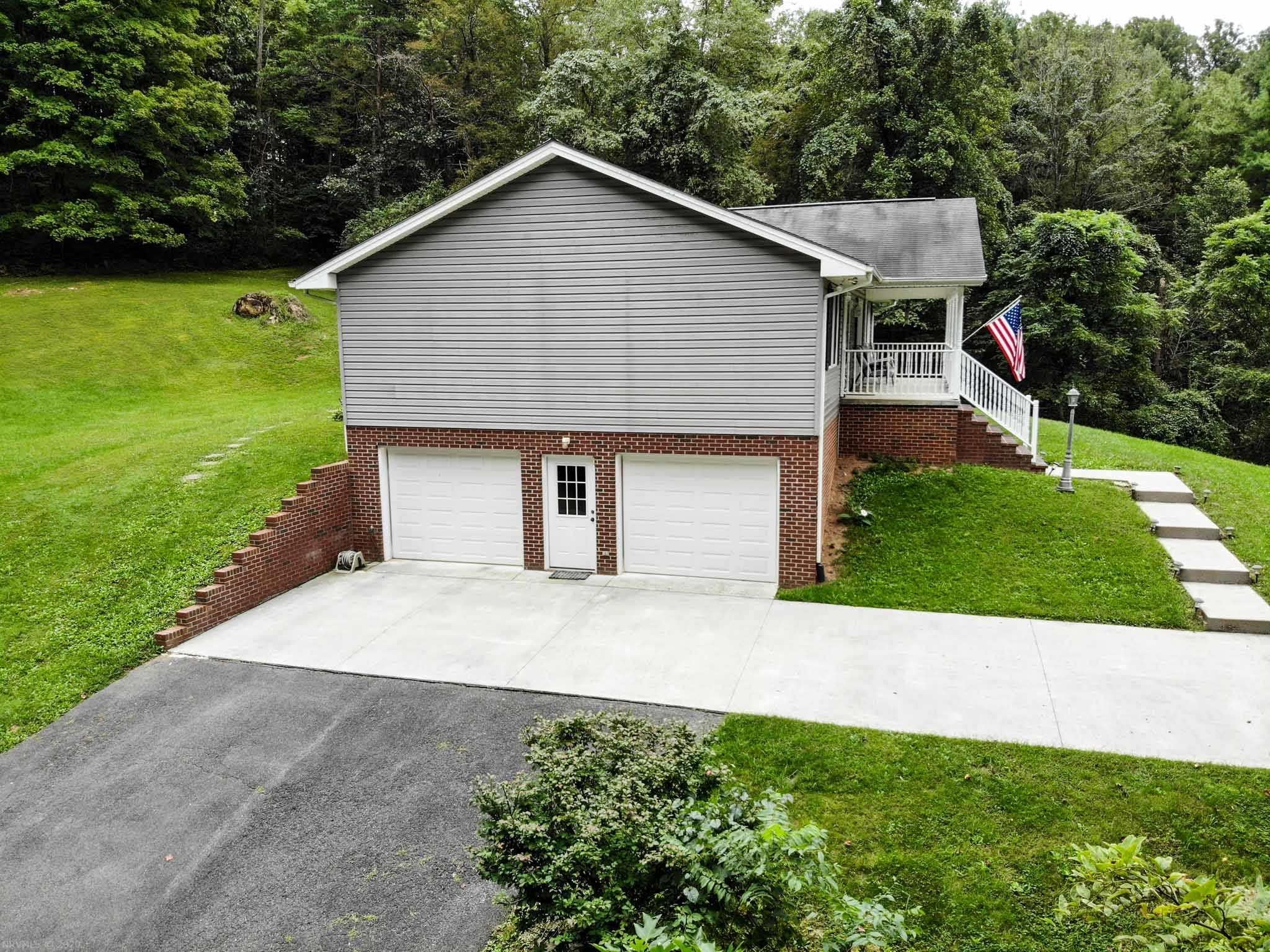 2900 Pilot Road Christiansburg, VA 24073 - Photo 4 of 59 Gallery Image 4