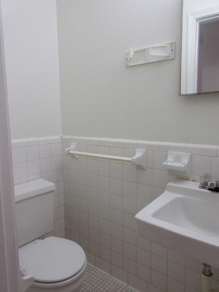 117 Engleside Street, Unit B Sumter, SC 29150 - Photo 9 of 12