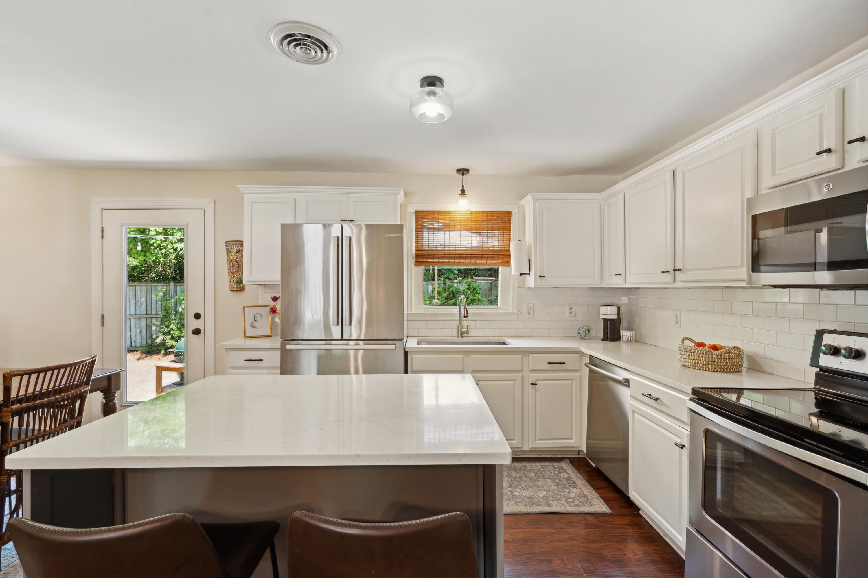 1107 Shadow Drive Mount Pleasant, SC 29464 - Photo 12 of 56 1107SShadowDr-KeenEyeMarketing-016